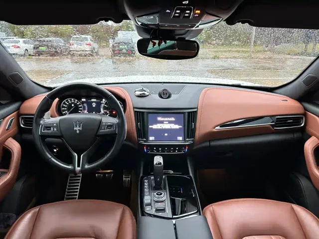 Maserati Levante — Фото автомобиля 18