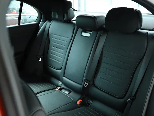 Mercedes-Benz C-Class — Фото автомобиля 3