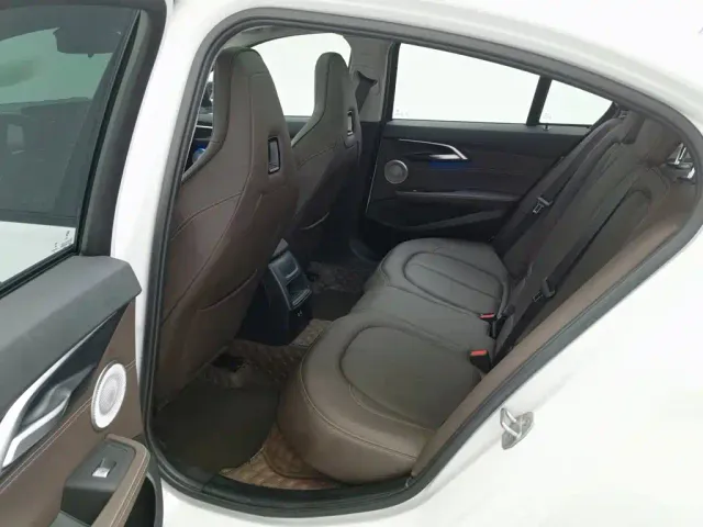 BMW 1 Series — Фото автомобиля 15