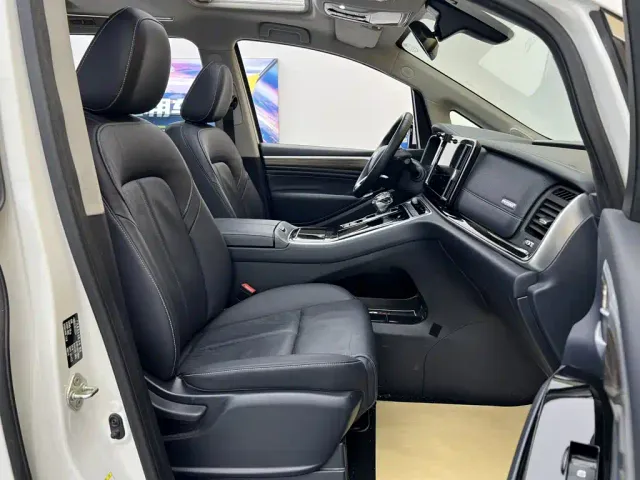 GAC Trumpchi M8 — Фото автомобиля 16