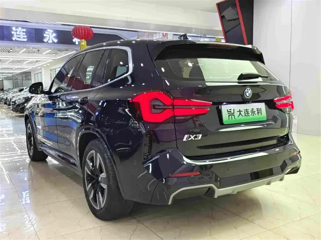 BMW iX3 — Фото автомобиля 15