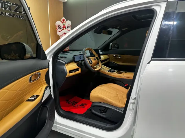 Geely Galaxy Starship 7 EM-i — Фото автомобиля 9
