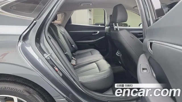 Hyundai Sonata — Фото автомобиля 11