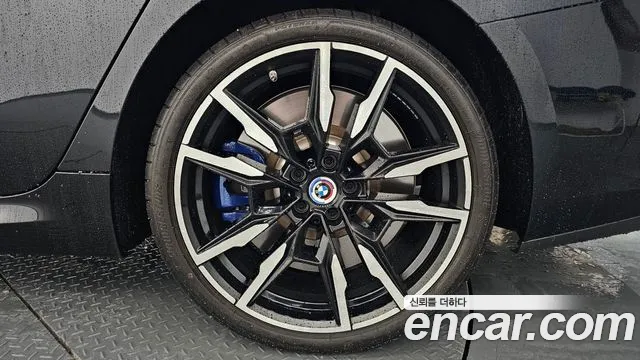 BMW 8-Series — Фото автомобиля 16