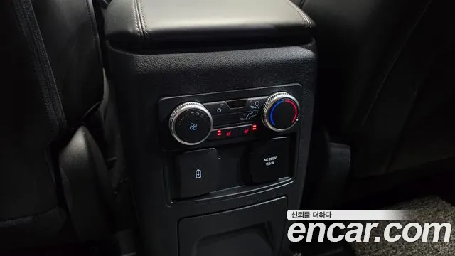 Ford Explorer Explorer 6 поколение 3.0 Platinum 4WD — Фото автомобиля 20