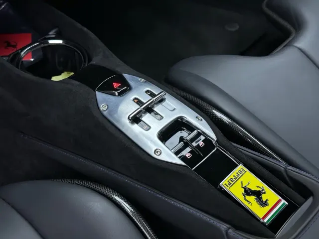 Ferrari SF90 — Фото автомобиля 20