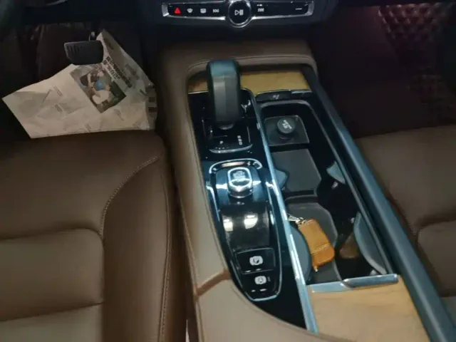 Volvo S90 — Фото автомобиля 13