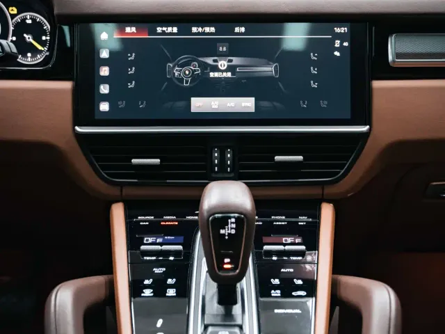 Porsche Cayenne — Фото автомобиля 24