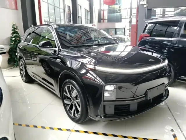 Li Auto L7 — Фото автомобиля 3
