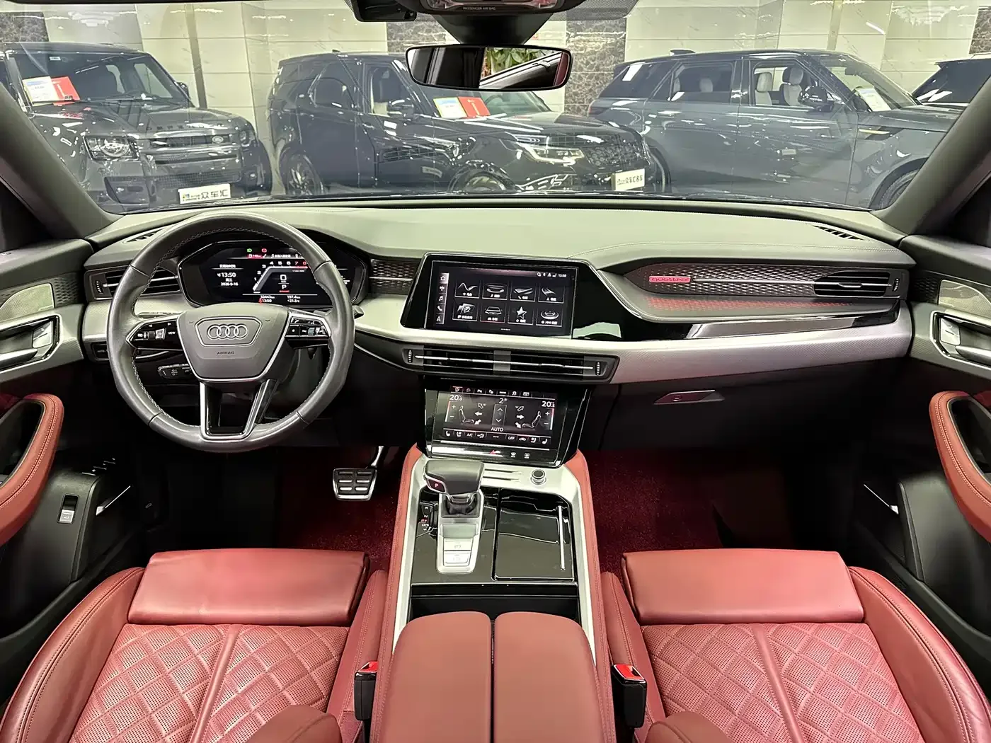 Audi Audi Q6 2024 50 TFSI quattro Xing Yun Flying Rider Package 6-seater — Фото автомобиля 12