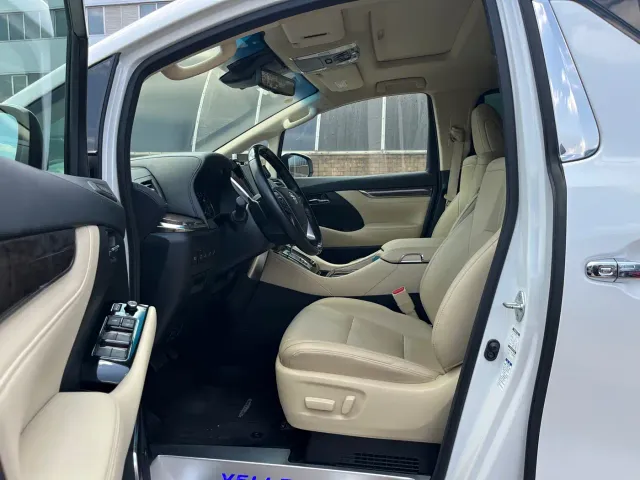 Toyota Vellfire — Фото автомобиля 7