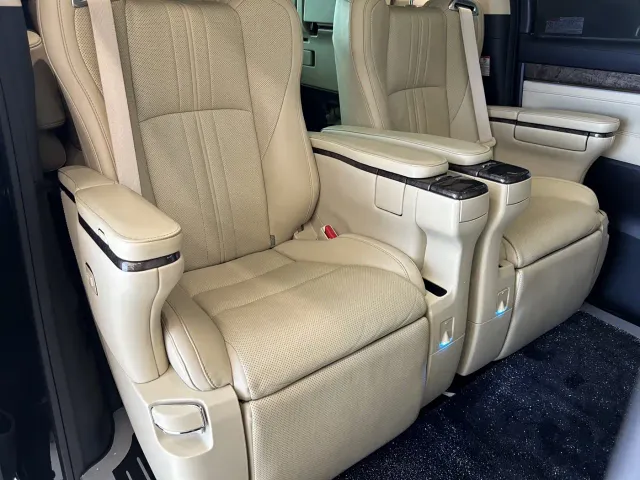 Toyota Vellfire — Фото автомобиля 22