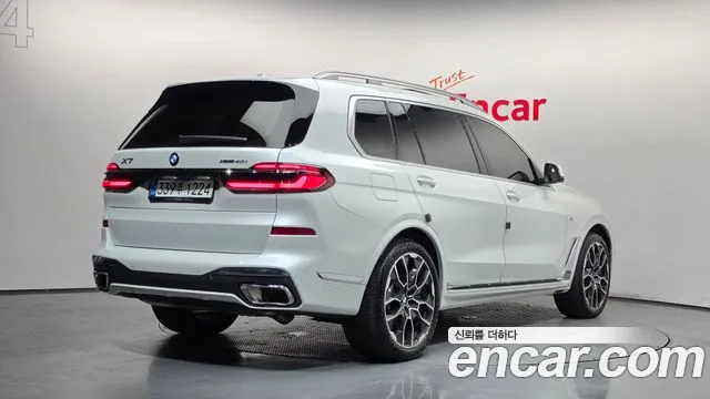 BMW X7 — Фото автомобиля 2