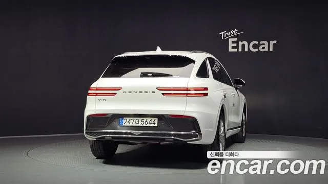 Genesis GV70 — Фото автомобиля 4