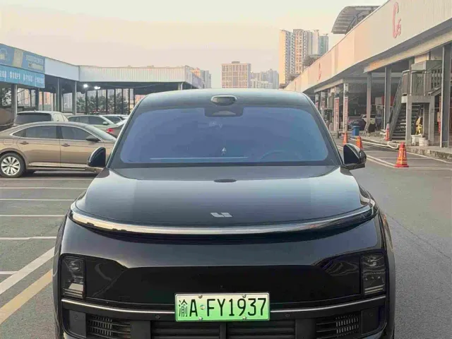 Li Auto L9 — Фото автомобиля 2
