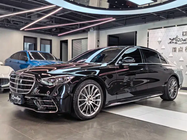 Mercedes-Benz S-Class — Фото автомобиля 3