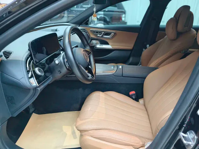 Mercedes-Benz E-Class — Фото автомобиля 5