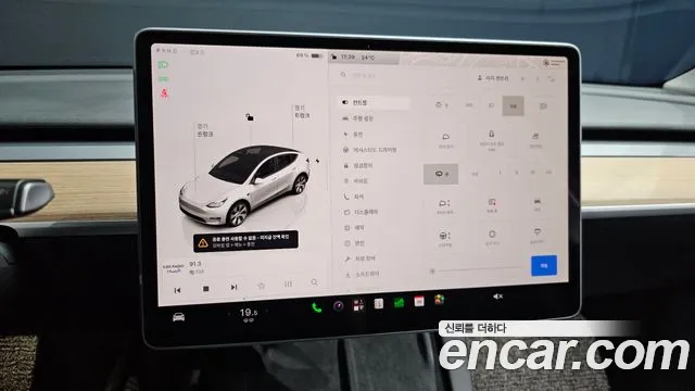 Tesla Model Y — Фото автомобиля 25