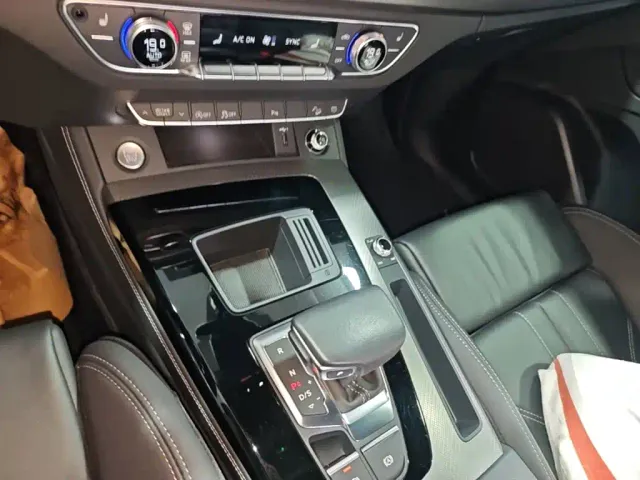 Audi Q5L — Фото автомобиля 18