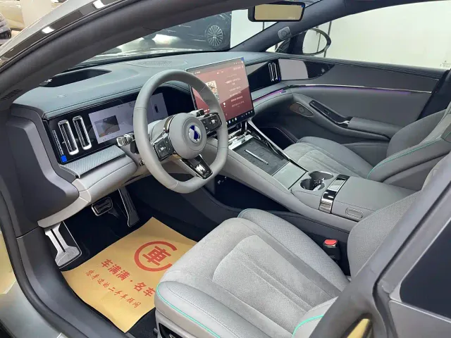 Denza Z9GT — Фото автомобиля 4