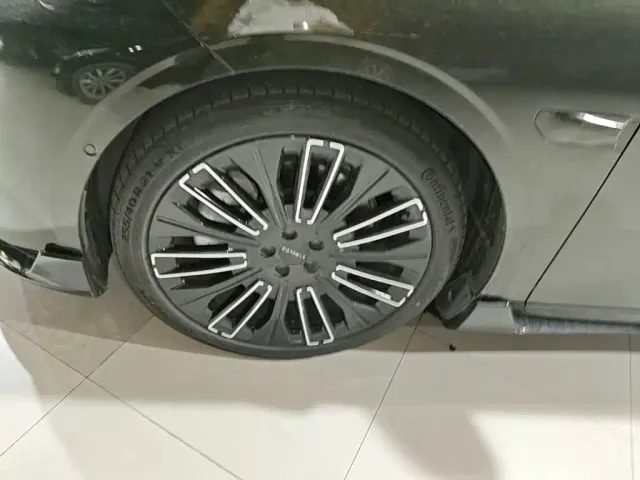 Lynk & Co Lynk & Co 10 EM-P 2025 240 AWD Ultra Sport Edition — Фото автомобиля 22