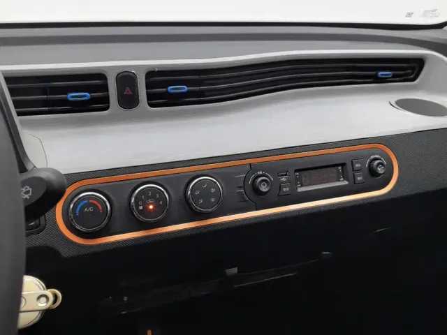 Wuling Hongguang Mini EV — Фото автомобиля 12