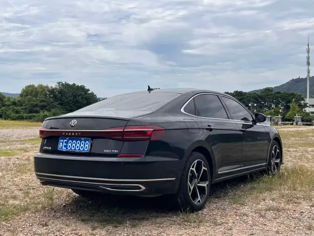 Volkswagen Passat — Фото автомобиля 9
