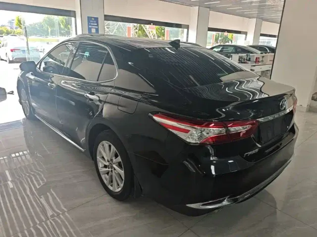 Toyota Camry — Фото автомобиля 4