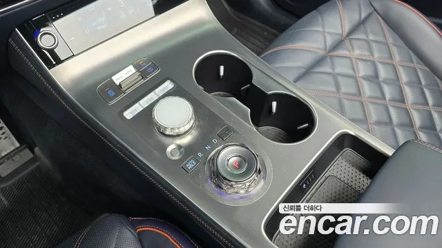 Genesis GV70 2.5T Бензин 2WD — Фото автомобиля 9