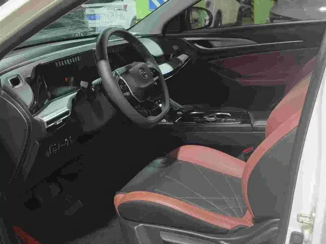 Changan Eado — Фото автомобиля 4