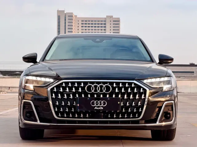 Audi A8 — Фото автомобиля 2