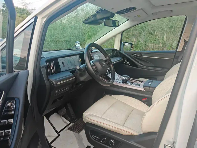GAC Trumpchi E9 — Фото автомобиля 3