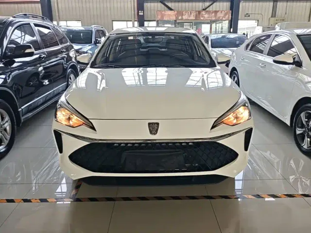 Roewe i5 — Фото автомобиля 2