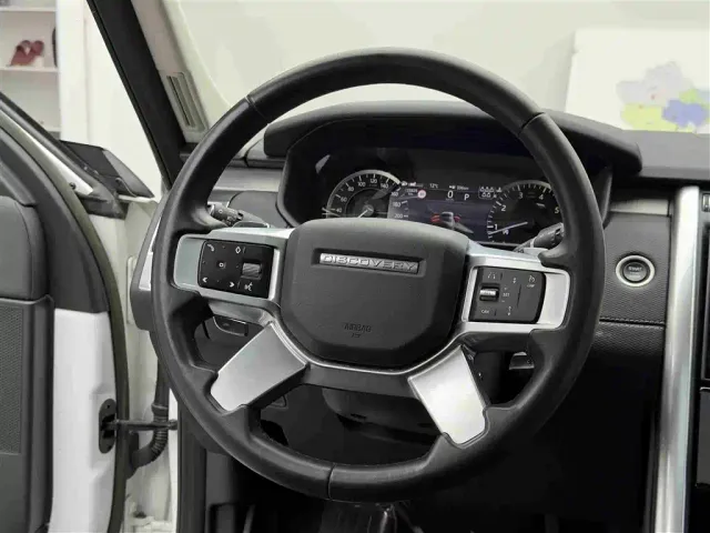 Land Rover Discovery — Фото автомобиля 12