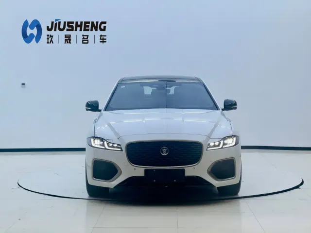 Jaguar XFL — Фото автомобиля 2