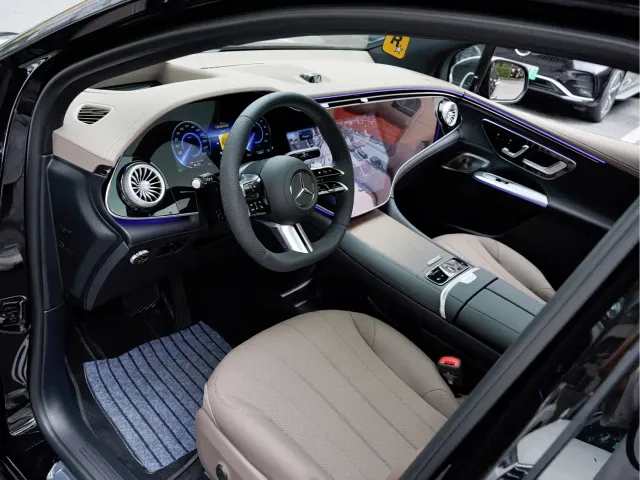 Mercedes-Benz EQE SUV — Фото автомобиля 15