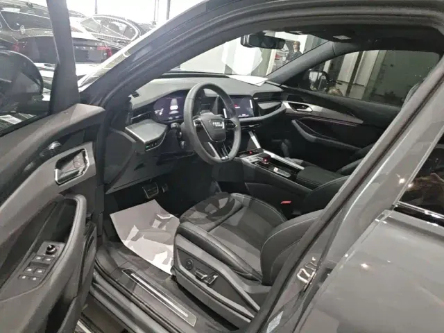Audi Q6 — Фото автомобиля 14