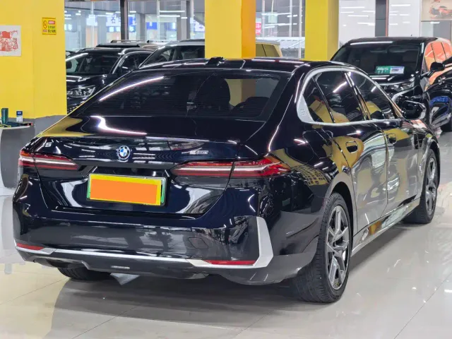 BMW i5 — Фото автомобиля 15