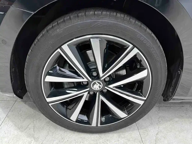 Skoda Superb — Фото автомобиля 26
