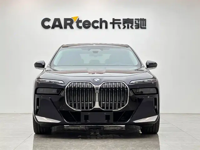 BMW 7 Series — Фото автомобиля 7