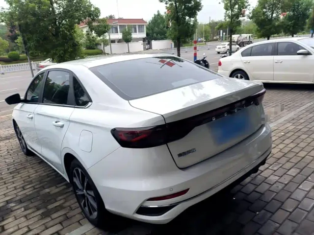 Geely Emgrand — Фото автомобиля 4