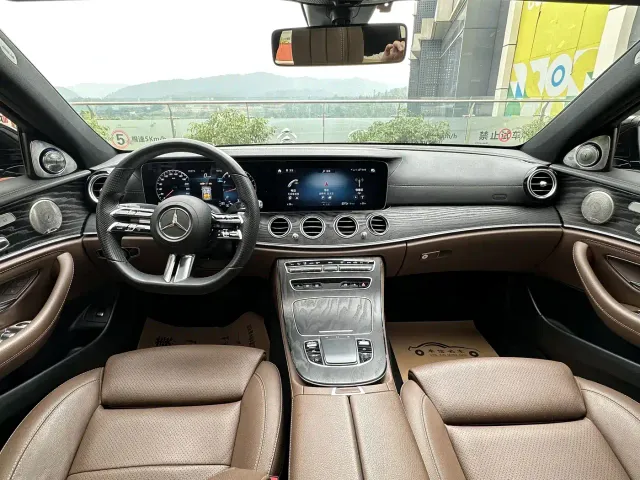 Mercedes-Benz E-Class — Фото автомобиля 6