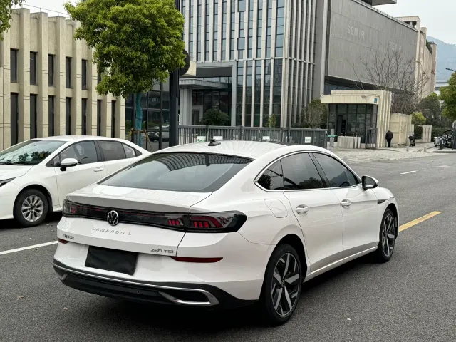 Volkswagen Lamando — Фото автомобиля 15