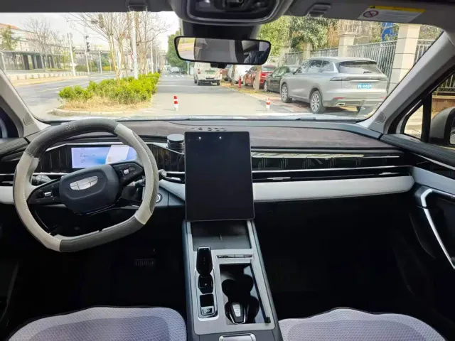 Geely Boyue L — Фото автомобиля 6