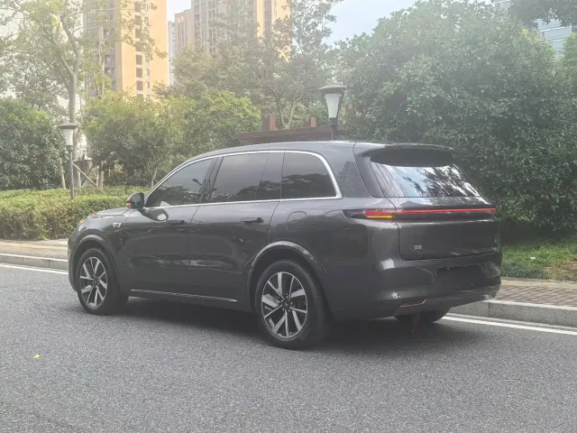 Li Auto L8 — Фото автомобиля 6