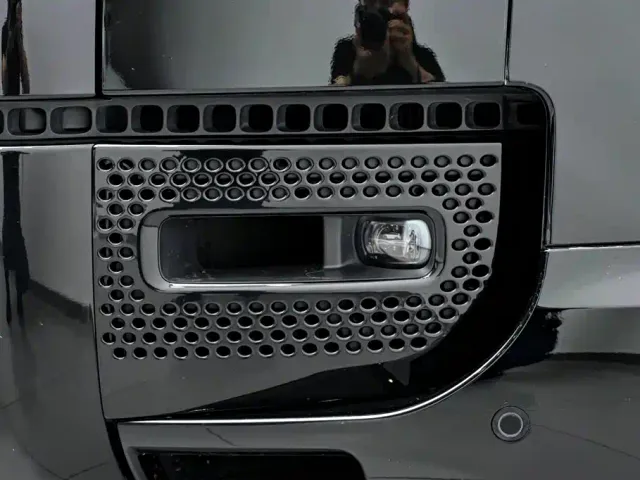 Land Rover Defender — Фото автомобиля 10