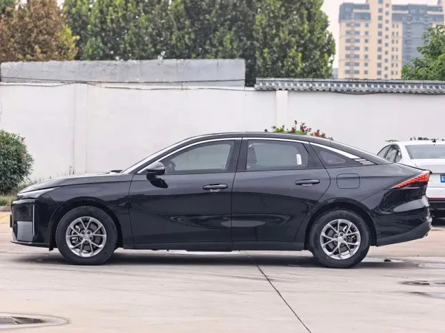 Geely Galaxy L6 — Фото автомобиля 4