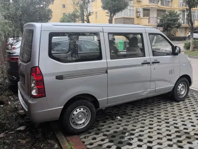Wuling Rongguang S — Фото автомобиля 3