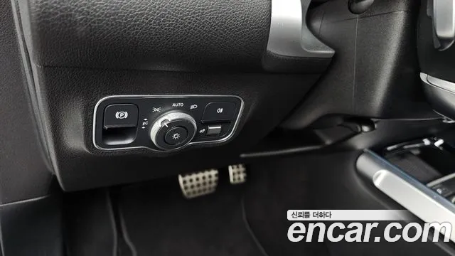 Mercedes-Benz GLB-Class — Фото автомобиля 17