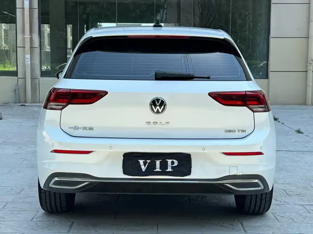 Volkswagen Golf — Фото автомобиля 8